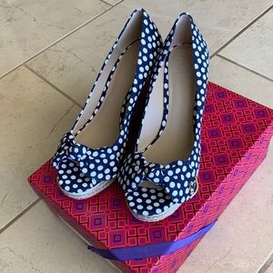 Tory Burch Dory Ivory Navy Peep Toe Espadrille 8.5